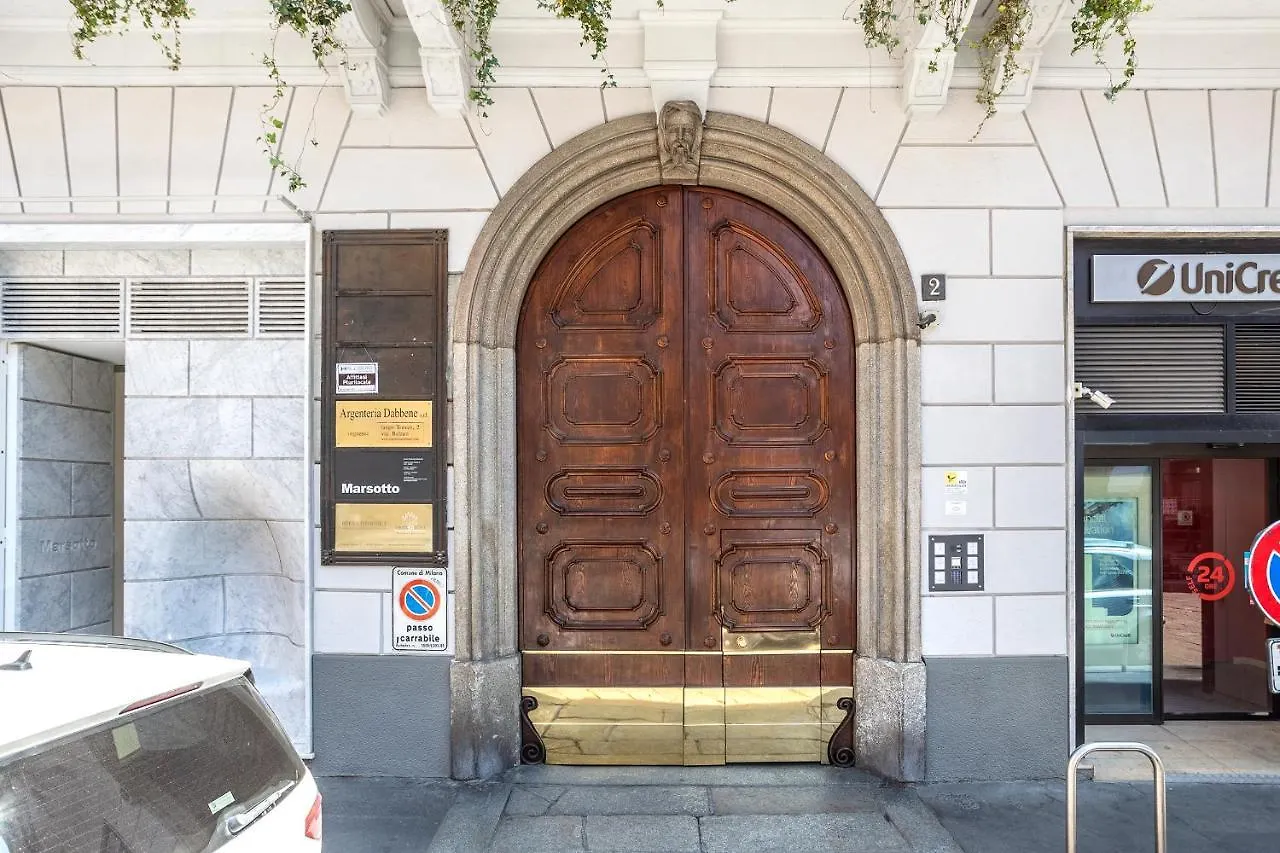 Milano City Apartments - Duomo Brera - Elegant Suite In Design District Италия