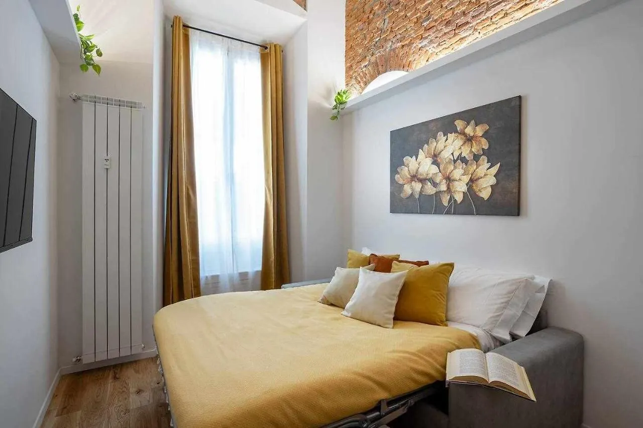 Milano City Apartments - Duomo Brera - Elegant Suite In Design District 0*, Milan Italy